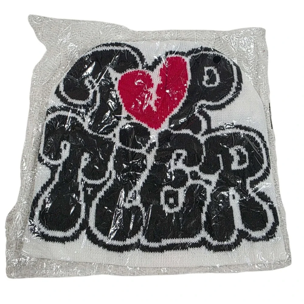 Broken Heart Logo Knit Beanie White Black Red Winter Hat One‎ Size New